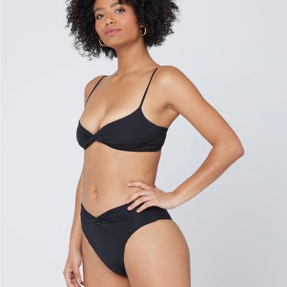 NWT Ringo bikini top size small - Picture 4 of 6